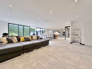 Photo 1- click for photo gallery